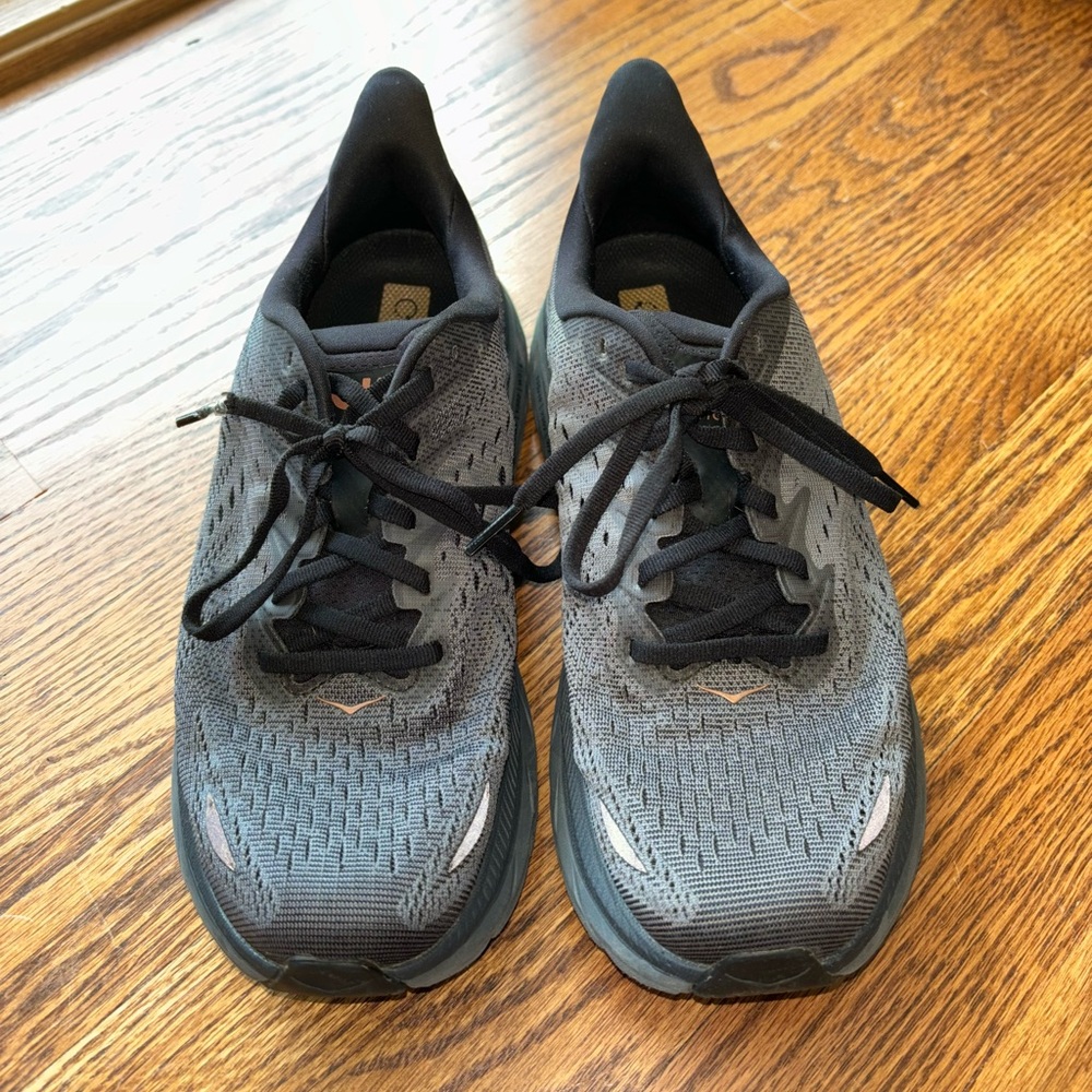 Hoka Men's Gray and Black Athletic Running Shoes